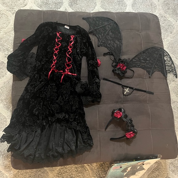 Gothic Devil costume size 8-10 medium - Picture 3 of 6